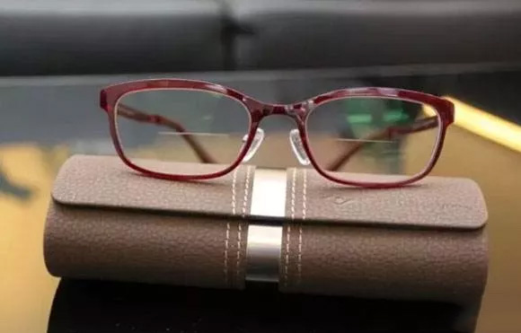 美麗島老花鏡：老年人避免眼疲勞，老花鏡如何選擇？